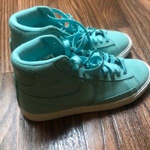 Aqua Nike Tennis Shoes
